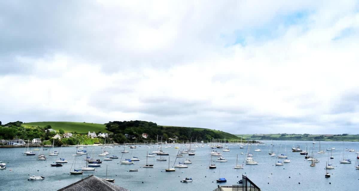 Breathtaking High Street Townhouse With Stunning Sea Views At 'The Old Fishermans Townhouse' Falmouth Luaran gambar