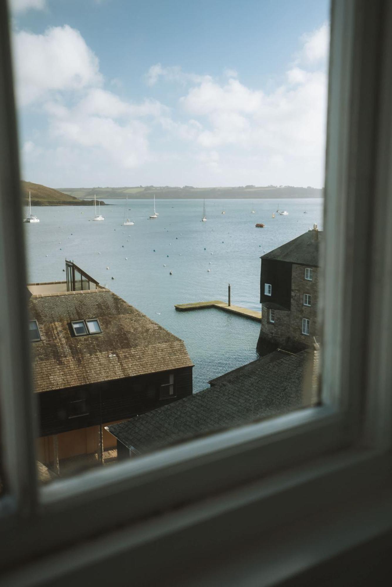 Breathtaking High Street Townhouse With Stunning Sea Views At 'The Old Fishermans Townhouse' Falmouth Luaran gambar